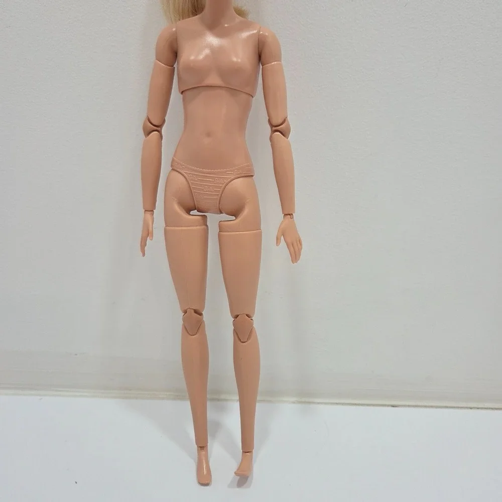 Mattel 2020 Barbie Made to Move Doll Yoga Instructor Articulated Nude GXF04